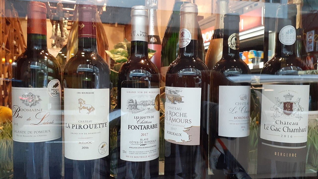 Trump ameaça vinhos franceses com tarifas de 200%