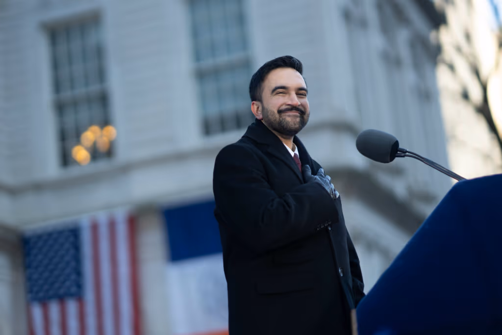 Prefeito de NY liga para Trump e condena operação na Venezuela