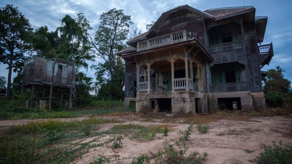 Homem compra casa abandonada por meio milhão e hoje ela vale 1,75 milhões