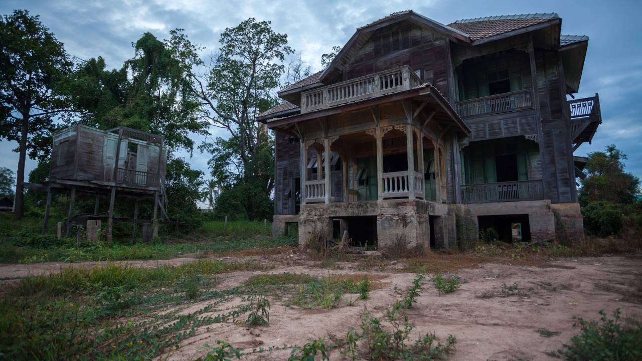 Homem compra casa abandonada por meio milhão e hoje ela vale 1,75 milhões