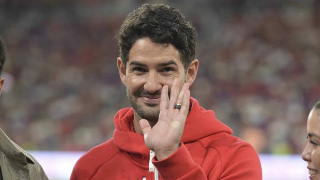 Alexandre Pato entra para consórcio que quer comprar time inglês