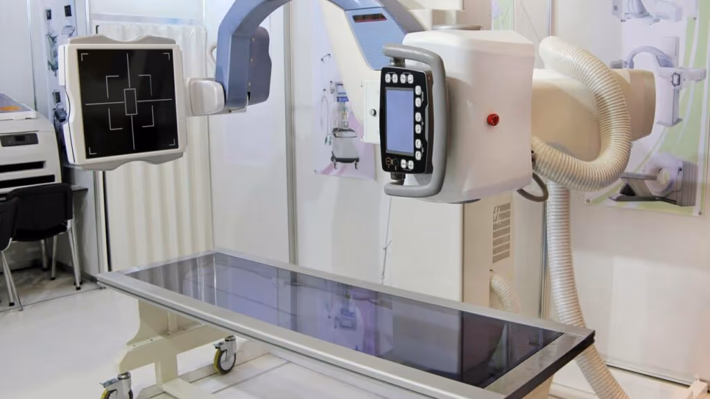 Hospital usa raio-x para encontrar anel de paciente no lixo