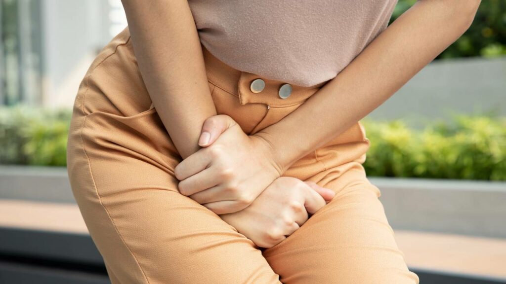O que acontece com o corpo quando você segura o xixi por muito tempo