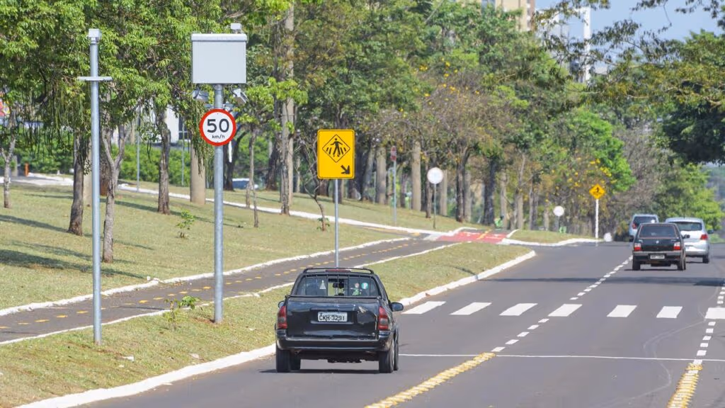 Nunca faça isso para tentar escapar de um radar de trânsito