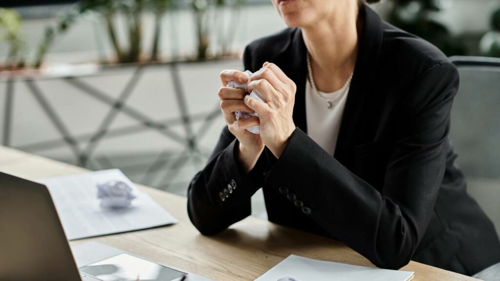 Trabalhei 12 anos na mesma empresa e quando pedi demissão ouvi "por que você nunca pediu promoção?"