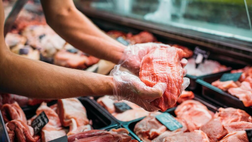 Você come carne todo dia? Seu corpo pode estar pedindo socorro