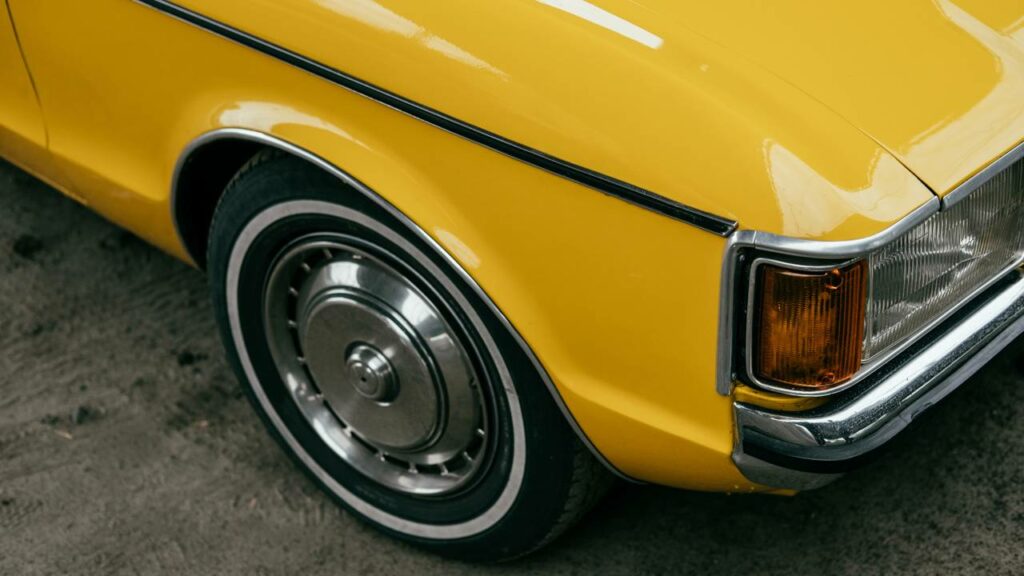 Carros antigos pareciam mais duráveis e fortes - Créditos: depositphotos.com / Y-Boychenko