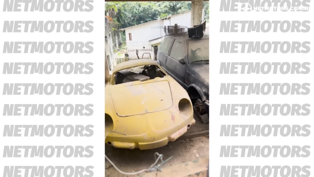 A surpreendente mansão abandonada com 40 carros esquecidos