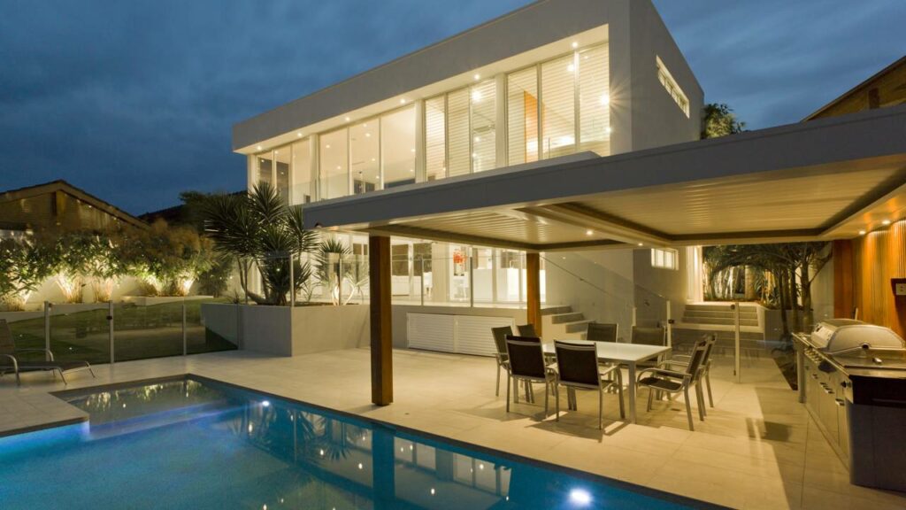 Essa casa economizou R$ 20 mil com concreto e iluminação simples e parece casa de milionário