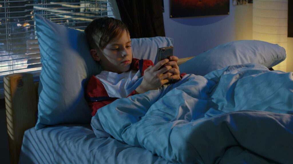 5 verdades que a psicologia revela sobre quem vive com o celular no silencioso