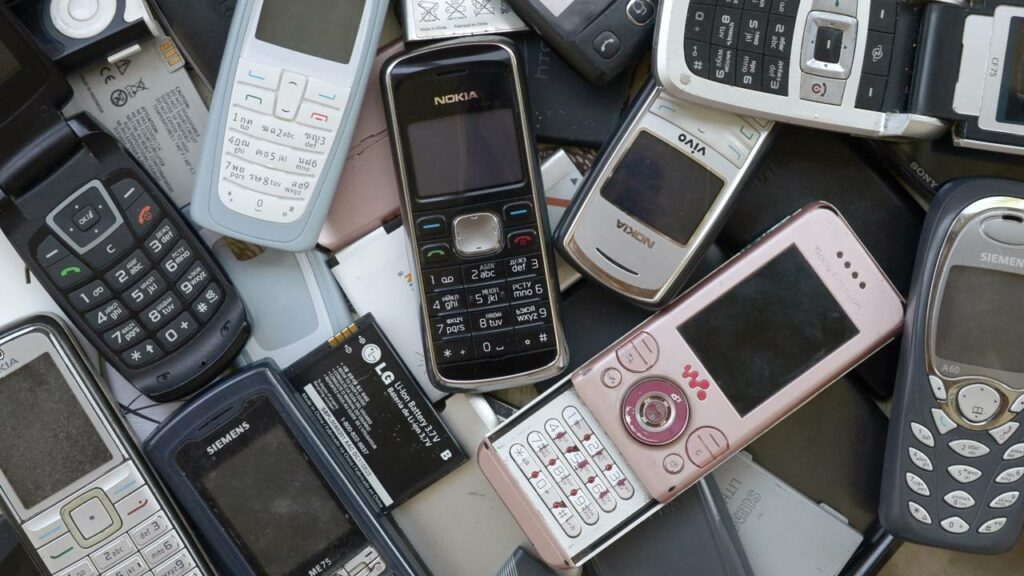 Veja quais celulares antigos estão valendo muito dinheiro hoje e quais têm maior demanda