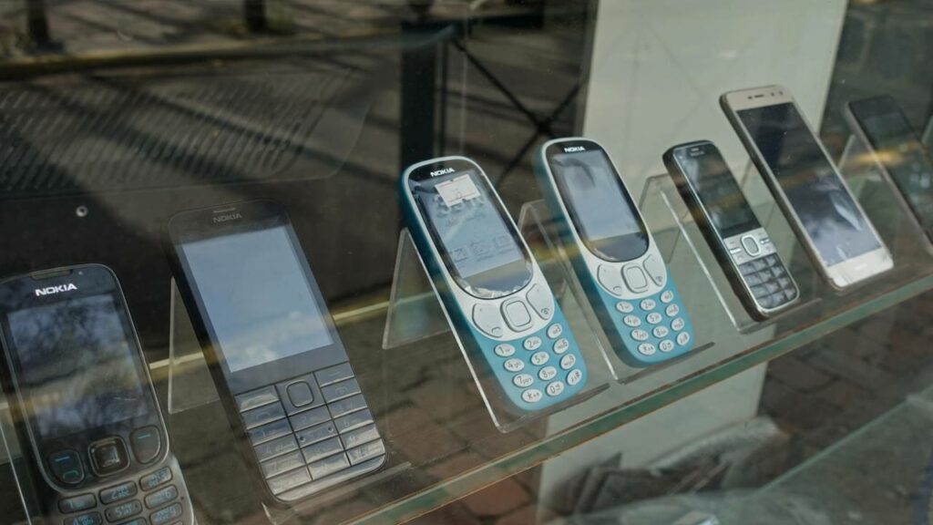 Os melhores celulares dos anos 2000 que você esqueceu e que marcaram uma geração inteira
