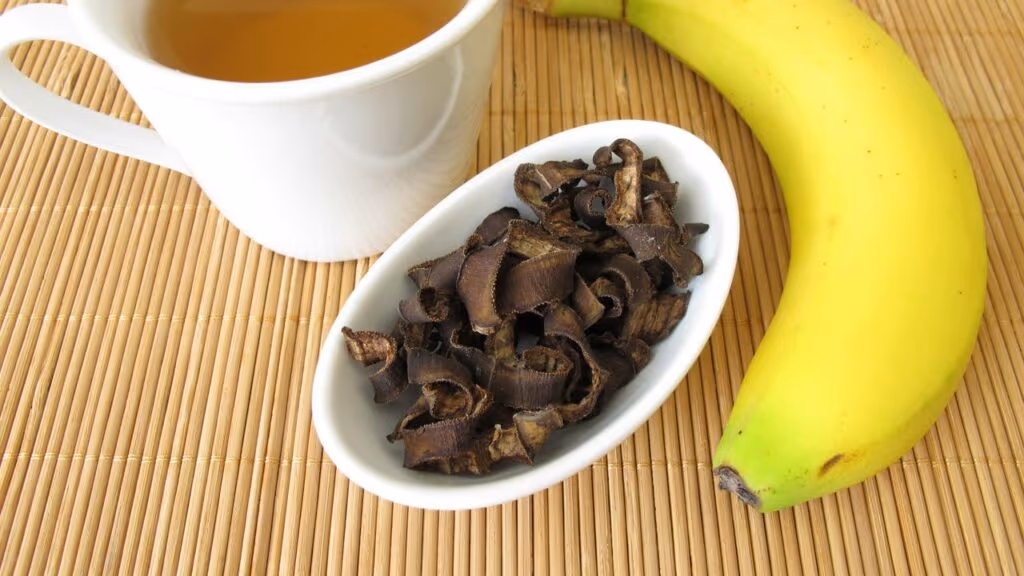Ferver casca de banana com canela, o motivo inusitado por trás da nova moda caseira