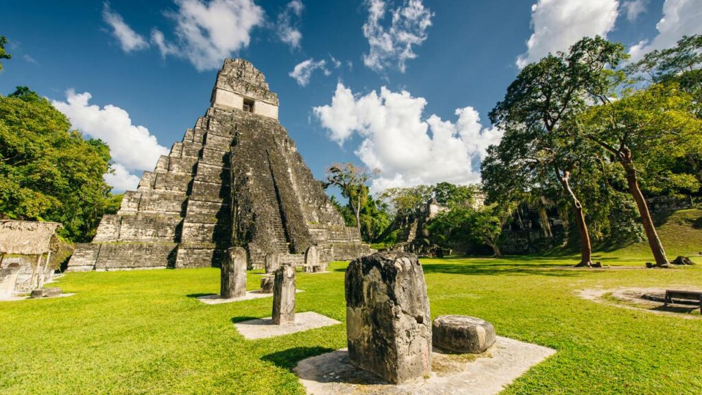 Arqueólogos encontram cidade maia perdida de 1.200 anos na floresta