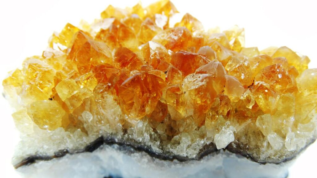 Maior geodo de ametista já encontrado no mundo está no Brasil