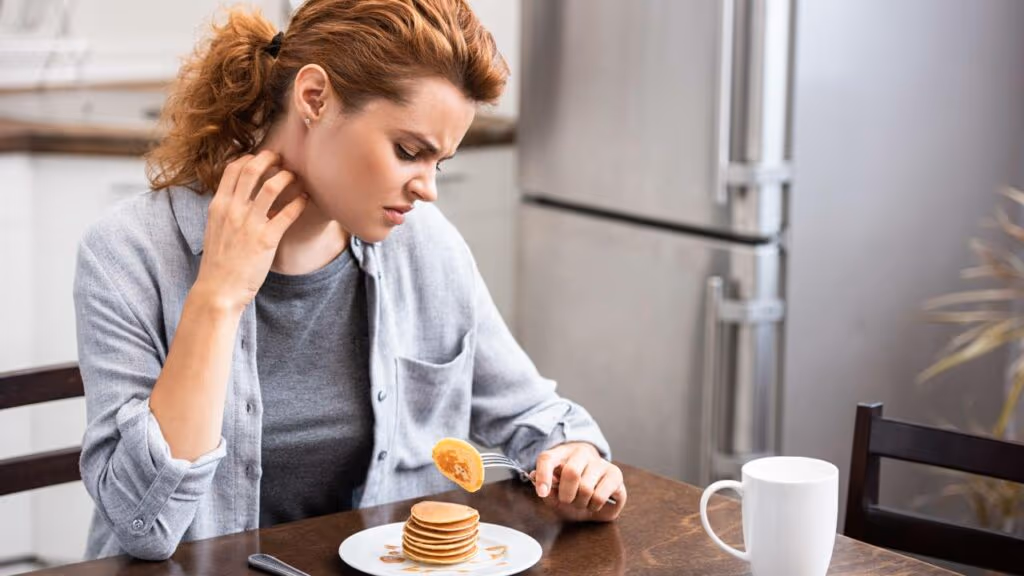 Por que sentimos coceira do nada em lugares aleatórios do corpo?