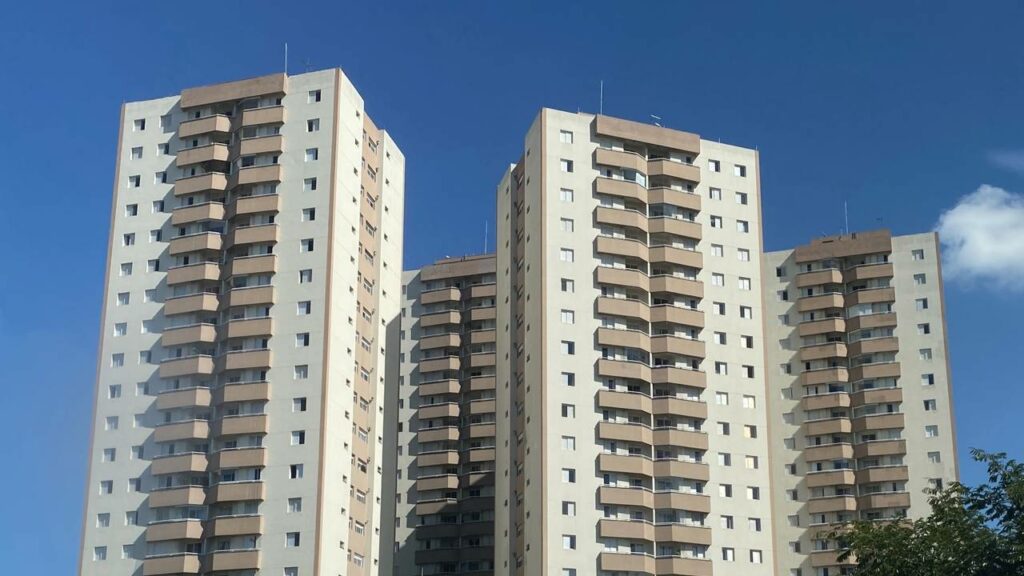 O que aconteceu no Brasil para todo mundo querer viver isolado em condomínios