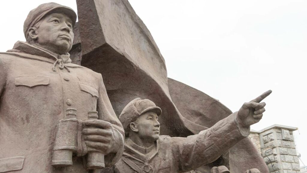 Turistas tiram selfie a metros da Coreia do Norte e são vigiados o tempo todo