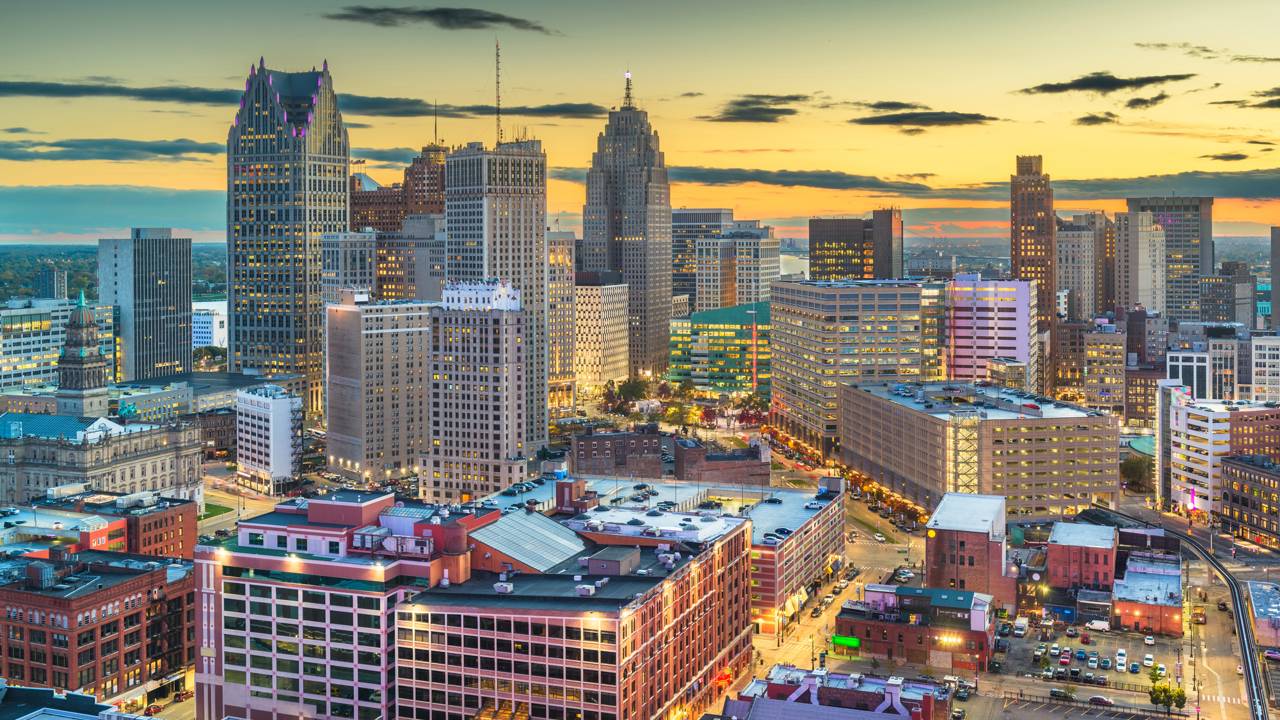 Árvores de 300 anos sobreviveram ao concreto de Detroit