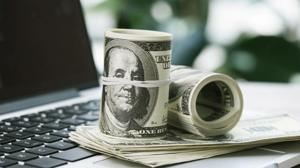 A estratégia de 3 estágios para faturar 4 mil reais por mês online