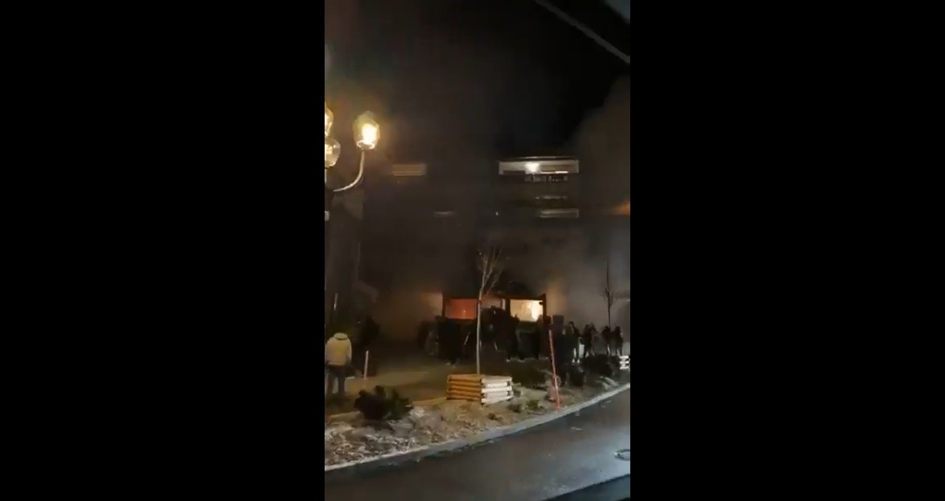 Explosão em estação de esqui deixa dezenas de mortos na Suíça