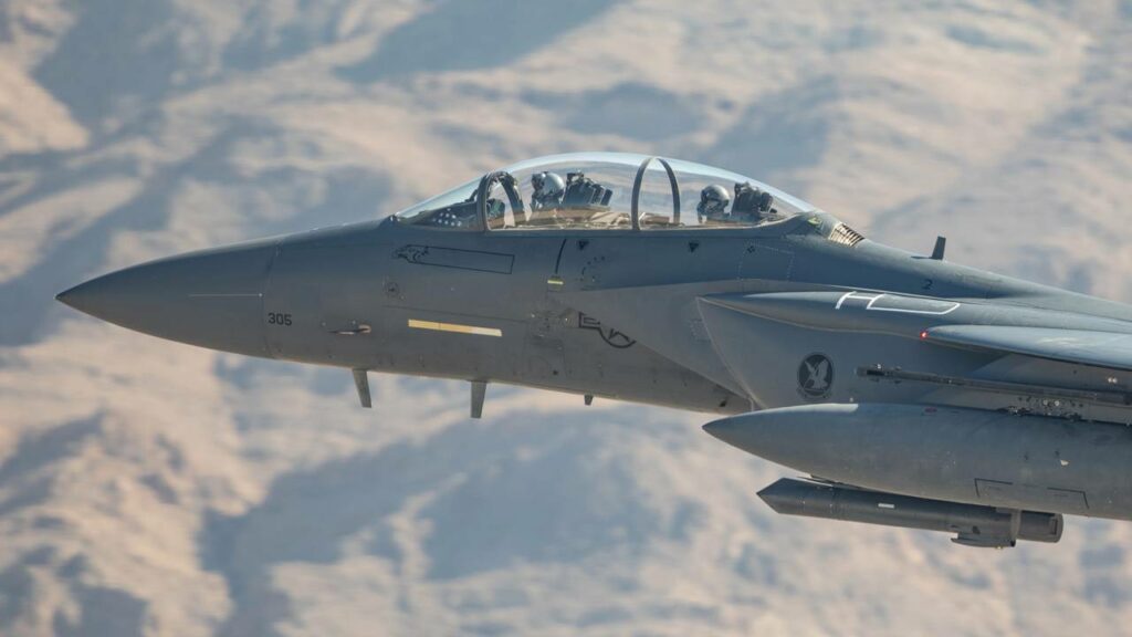 O F-15 é um caça confiável e, com modernizações, se torna ainda mais letal - Créditos: depositphotos.com / adameq2