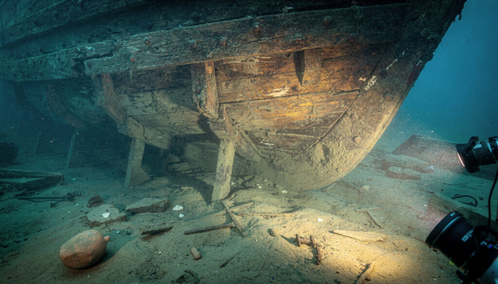 Mergulhadores descobriram o maior navio cog medieval da história ao largo da costa da Dinamarca