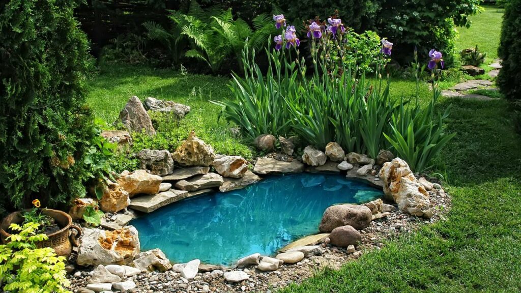 Com tijolo e jarro, você monta um jardim com cascata que parece ter saído da roça moderna