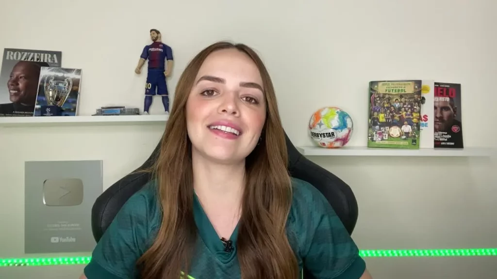 Comentarista recusa oferta da Globo e renova com a TNT