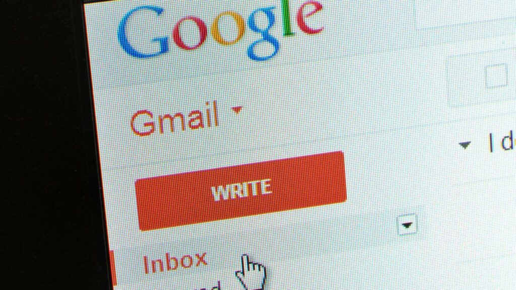 Você abre seu e-mail e um boleto estranho está lá - Créditos: depositphotos.com / mady70