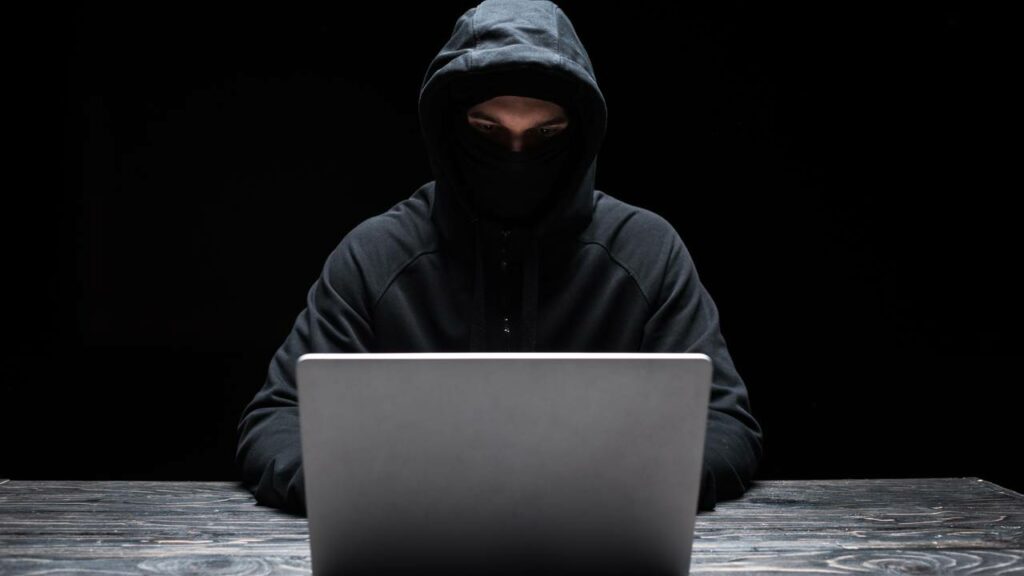 O perigo escondido nos perfis abertos que facilita golpes na internet