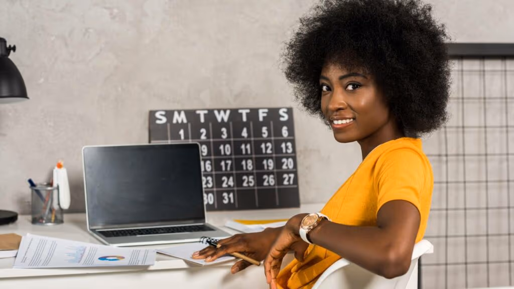 5 cursos técnicos para trabalhar em casa e conquistar renda no home office