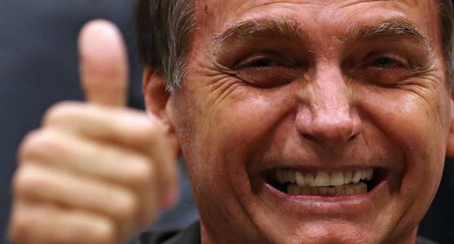 Obrigar Bolsonaro a ler?