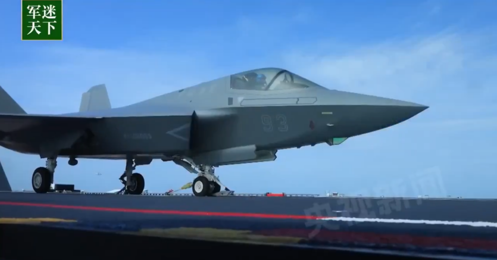 Novo caça chinês J-35 mostra grandes semelhanças com o ocidental F-35 - Reprodução/X/Defence_Index