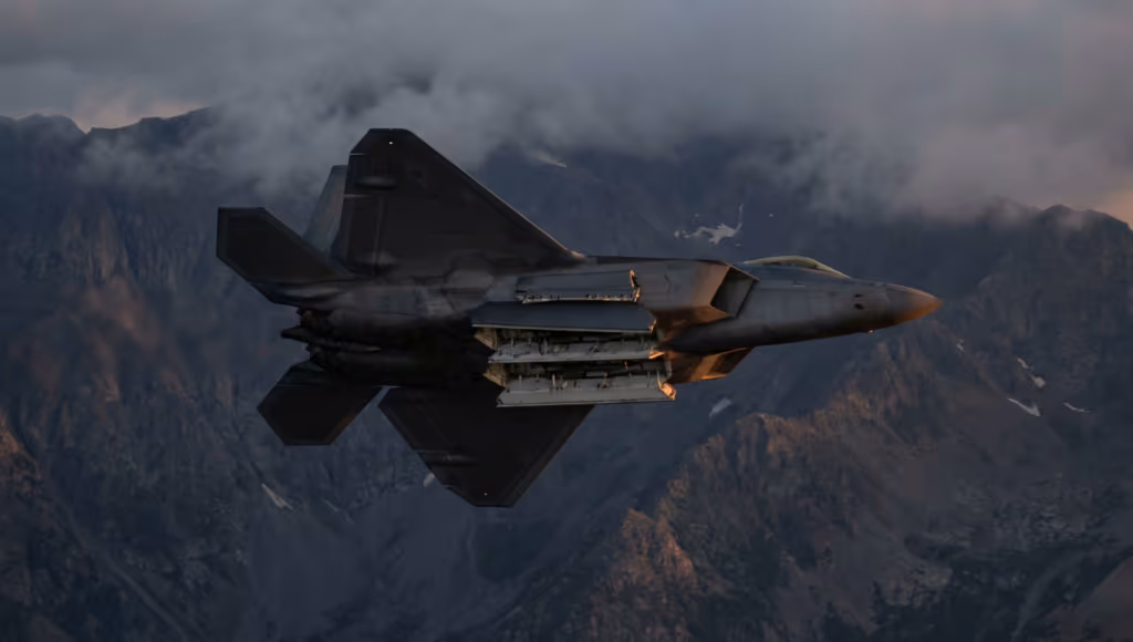 Como funcionam os caças invisíveis aos radares e por que eles mudaram a guerra aérea