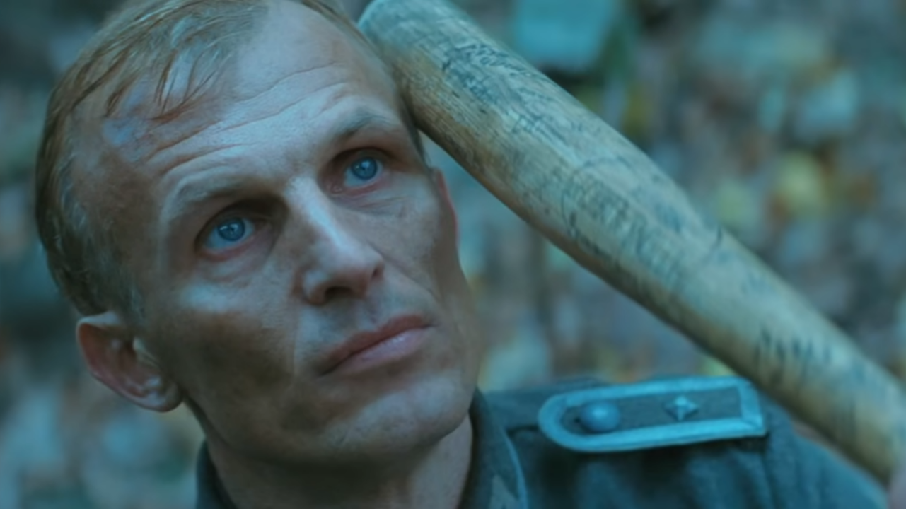 Netflix resgata obra marcante de Tarantino que mistura guerra, tensão e cenas inesquecíveis