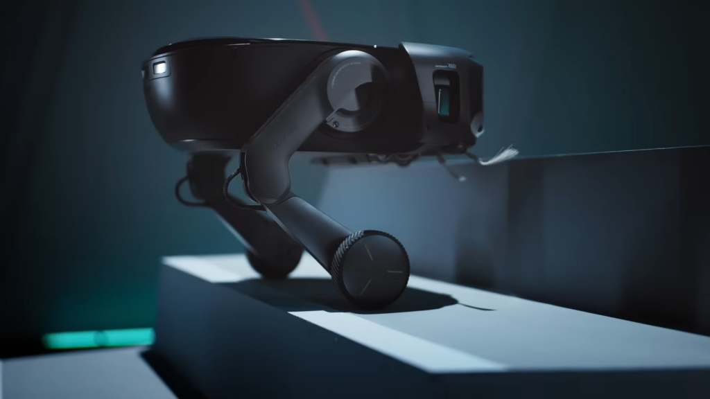 O Roborock Saros Rover promete substituir os robôs aspiradores convencionais e aumentar o alcance na limpeza da sua casa - Reprodução/Roborock