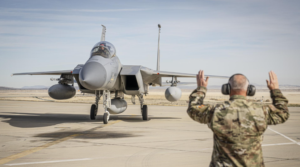 Os dois F-15D foram entregues pela Força Aérea dos EUA - Reprodução/NASA/Christopher LC Clark