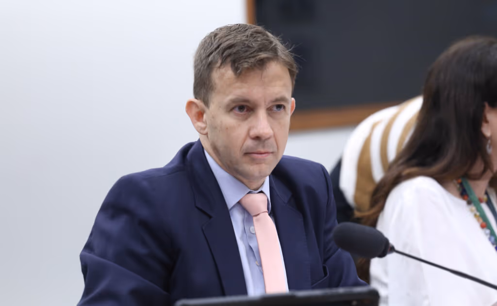 Deputado Eduardo Velloso é alvo de operação sobre desvio de emendas