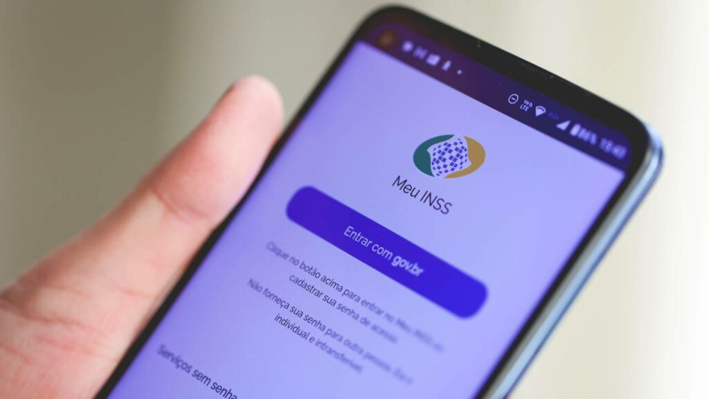 Benefícios podem ser conferidos pelo app "Meu INSS" - Créditos: depositphotos.com / rmcarvalhobsb