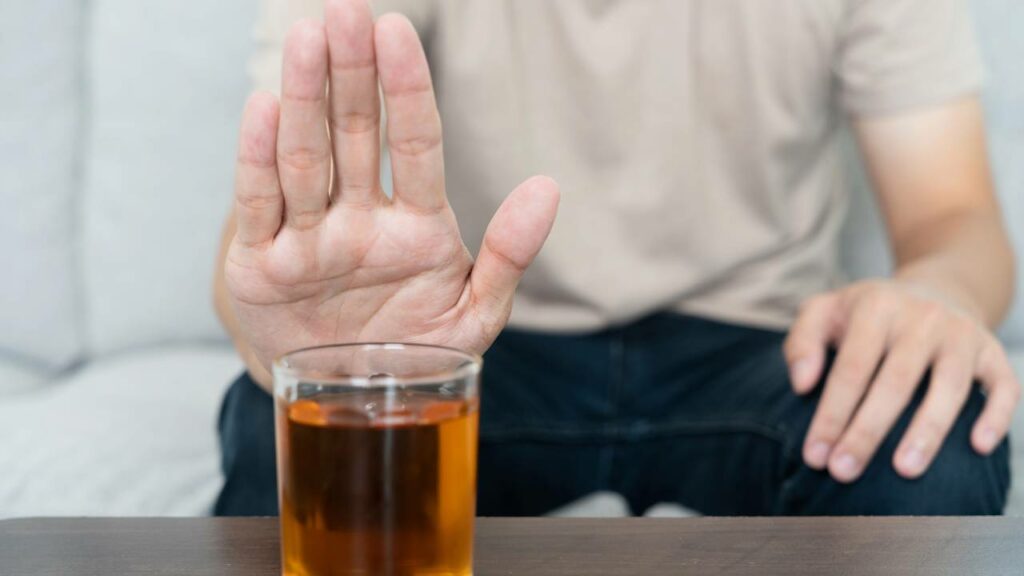Bebida adulterada por metanol deixa um morto na Bahia