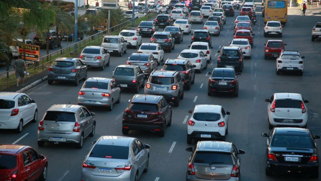 Todos os carros com menos de 20 anos, exceto algumas exceções, precisam ter o imposto pago - Créditos: depositphotos.com / joasouza