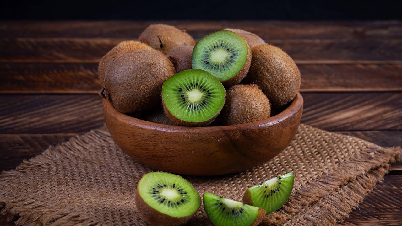 Esse é o processo de como kiwis perfeitos são plantados