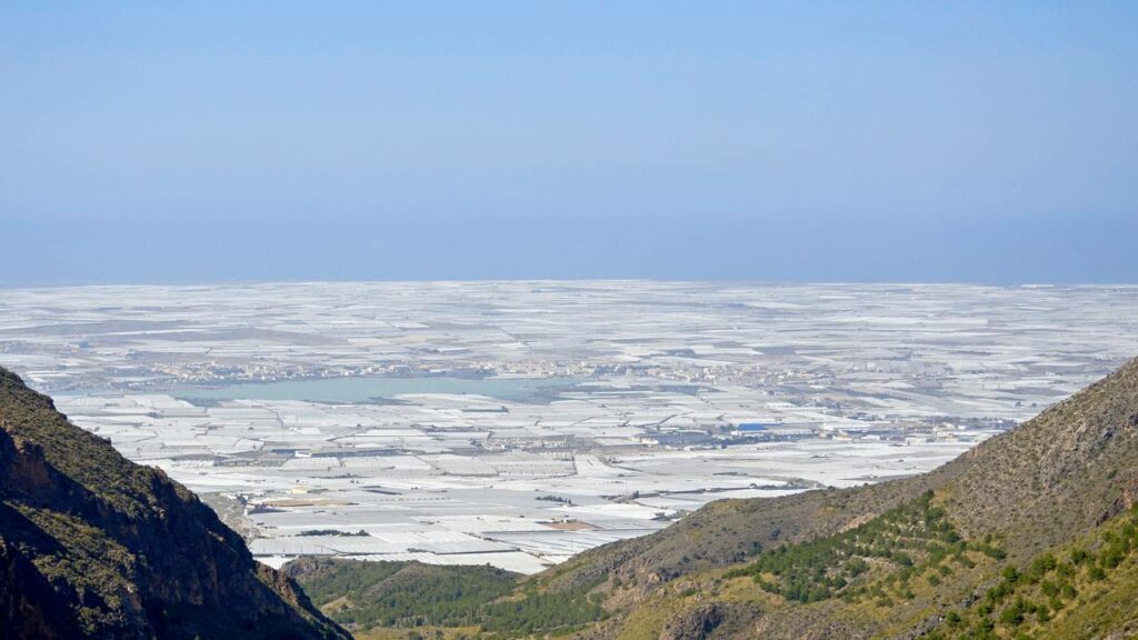 O único objeto feito pelo homem visível da Estação Espacial Internacional não é a Muralha da China