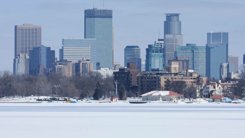 Eles saíram do zero e hoje guardam milhões para os filhos assim