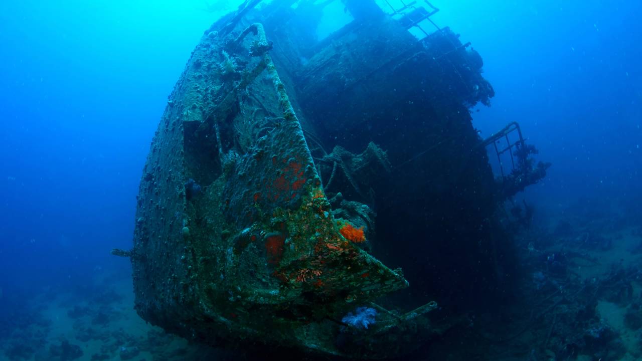 Navio maior que o Titanic sumiu com 44 pessoas e ninguém achou nem destroço
