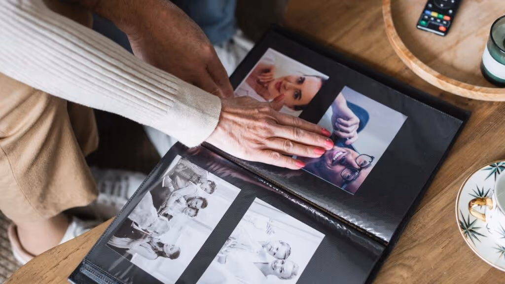 O que significa quando alguém sente nostalgia sem motivo aparente