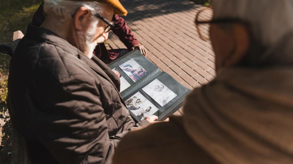 O que significa quando alguém sente nostalgia sem motivo aparente