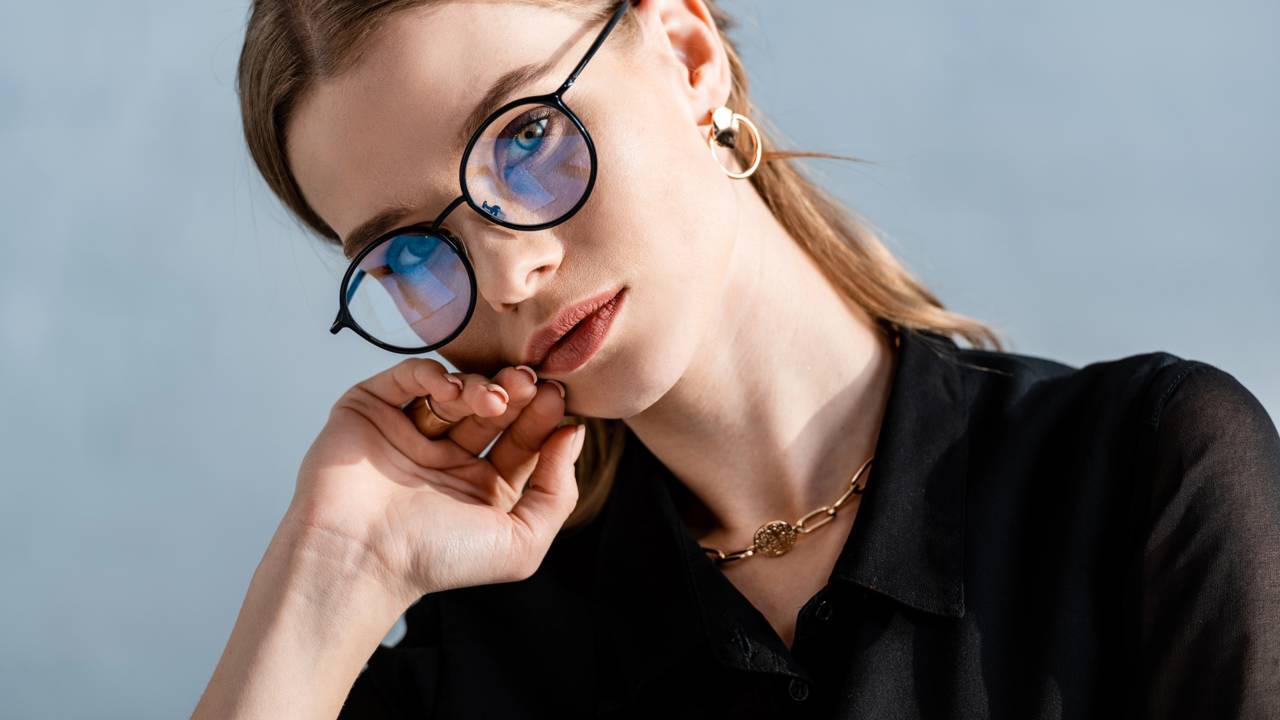 Uma única empresa controla quase todos os óculos do mundo e você nem sabia disso até agora