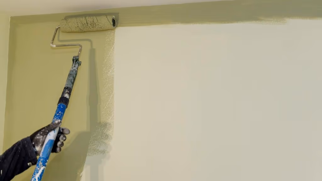 Com menos de 10 reais, esse pedreiro deixou o muro com cara de projeto de arquiteto